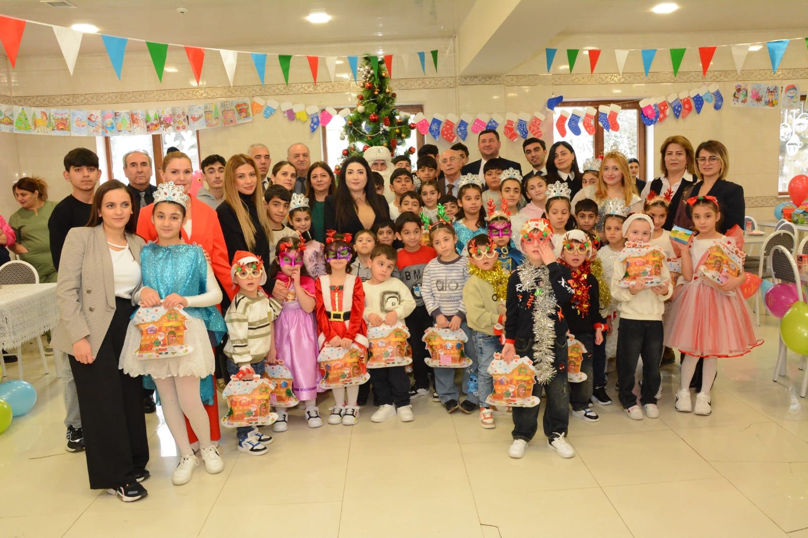 Xətai rayon İcra Hakimiyyətinin nümayəndələri bayram ərəfəsində 3 saylı Uşaq evinin sakinləri ilə görüşüblər